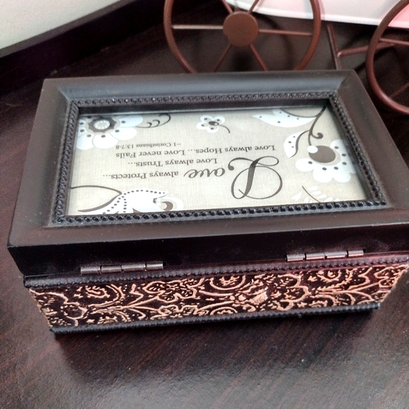 Music Box storage - Picture 2 of 8